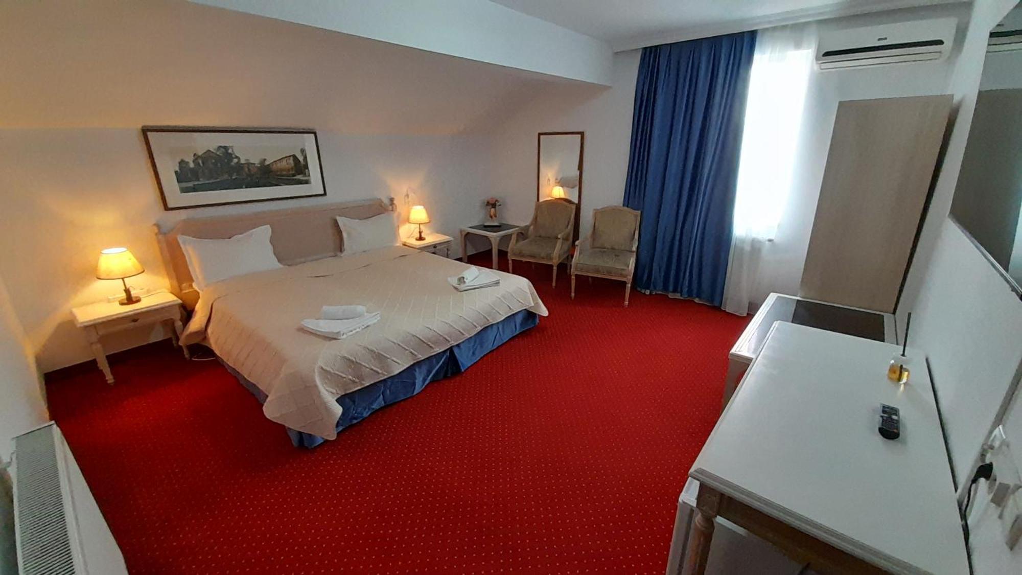 Hotel Visconti Militari Bucarest Esterno foto