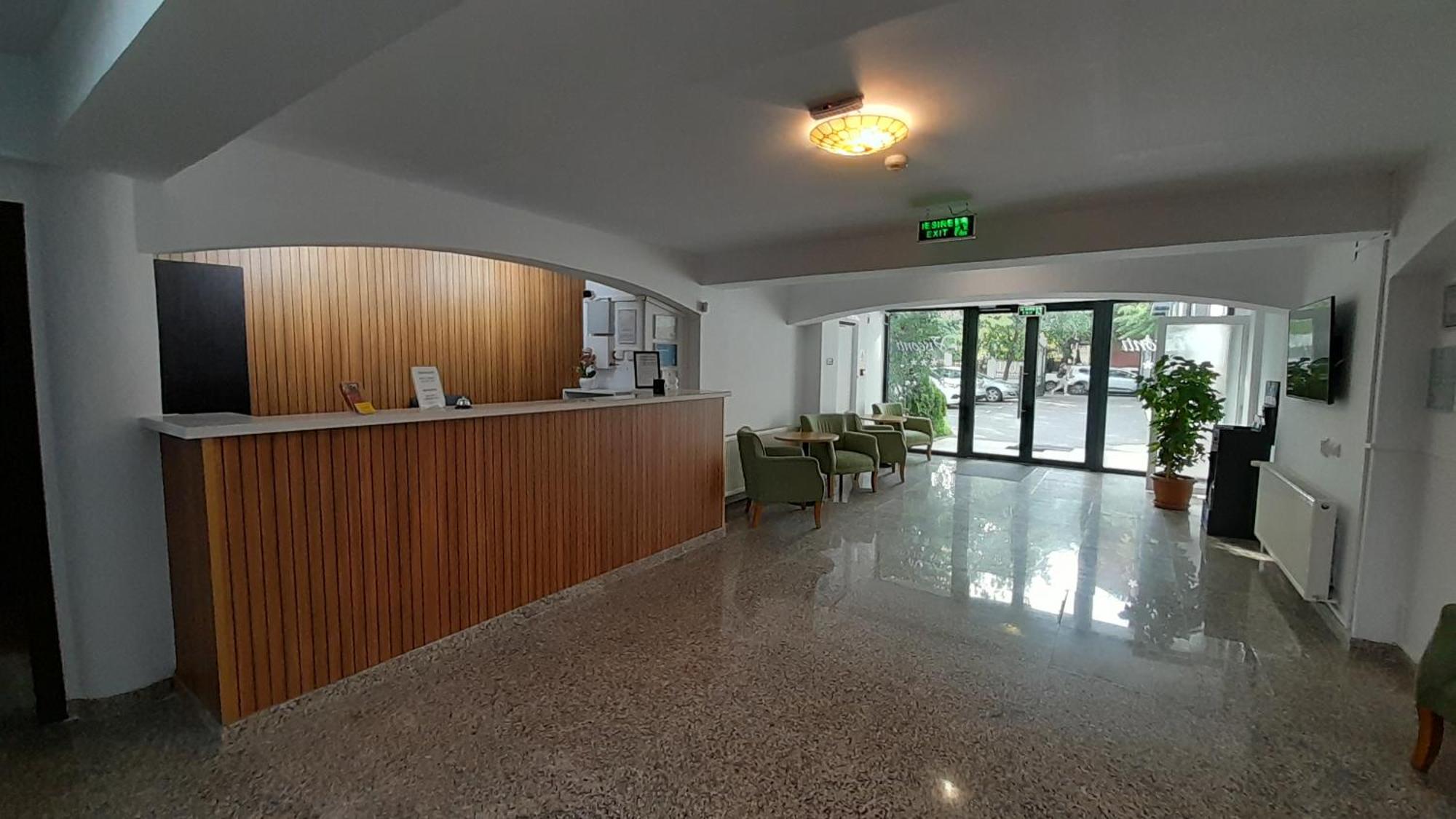 Hotel Visconti Militari Bucarest Esterno foto